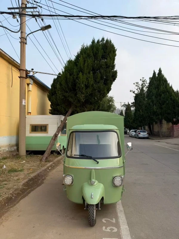Piaggio Ape Mobile Prosecco Wine Bar